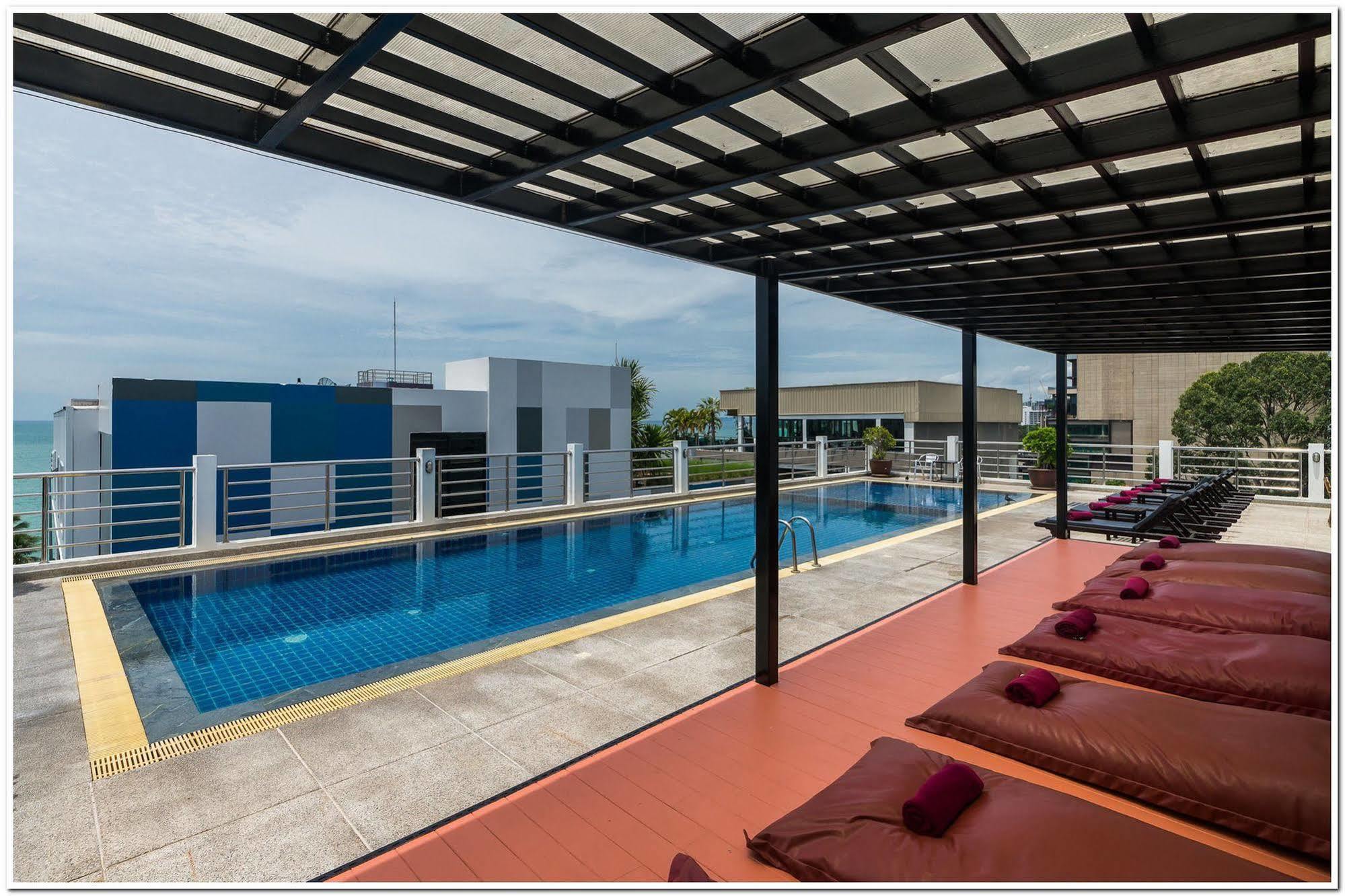 Sea Me Spring Hotel Pattaya Exterior foto